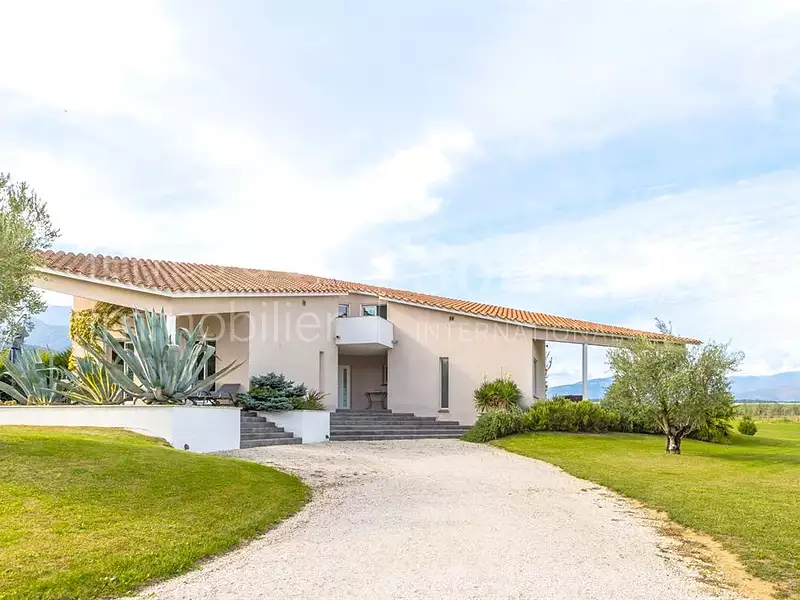 Maison, 275 m²