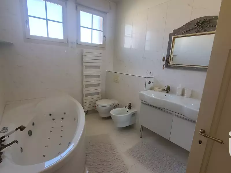 Maison, 350 m²