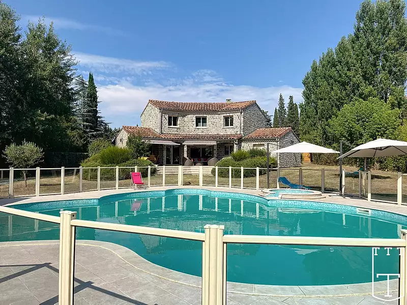 Maison, 140 m²