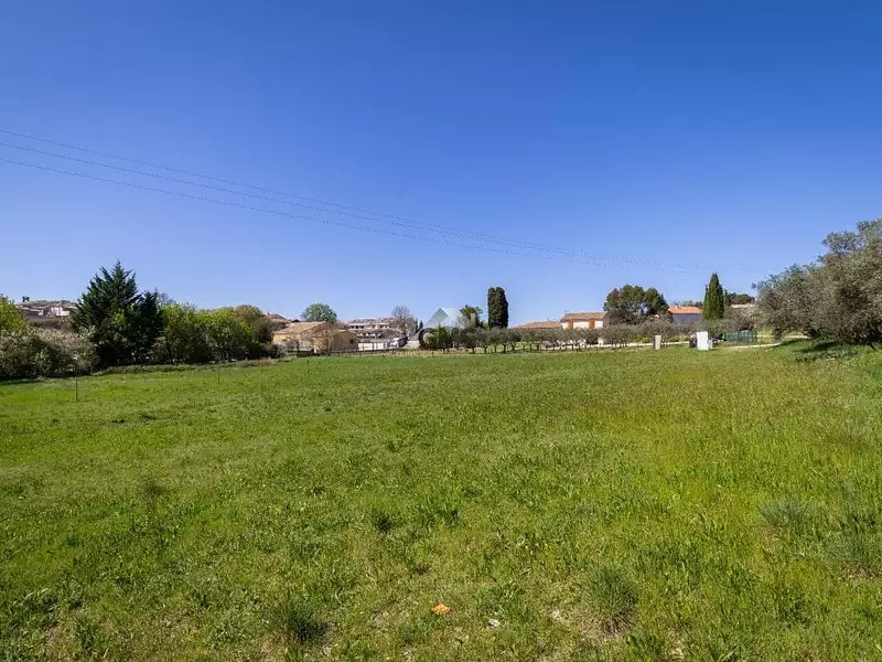 Terrain, 1 018 m²