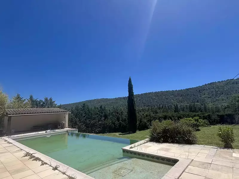 Maison, 245 m²