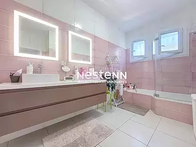 Maison, 166 m²