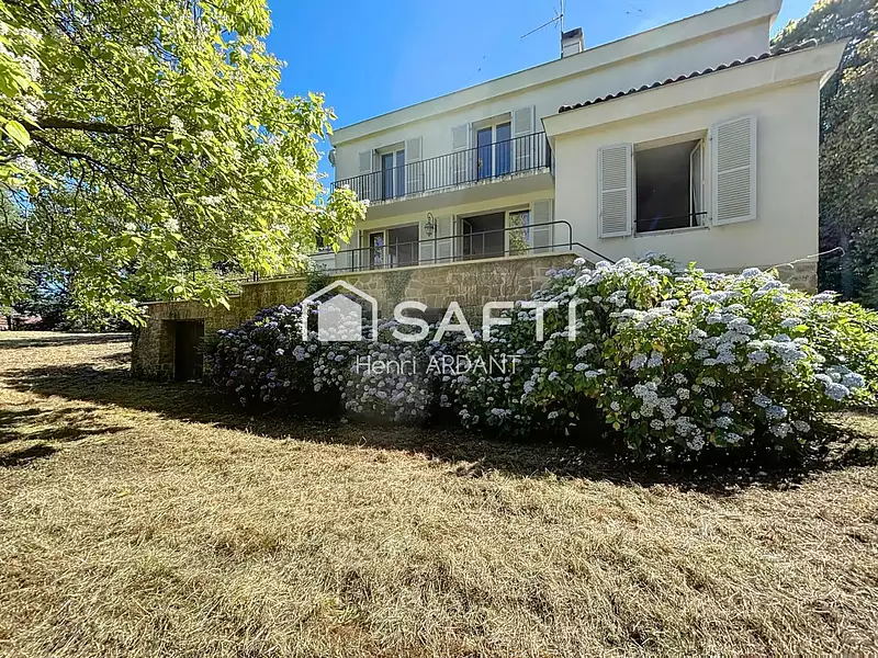 Maison, 220 m²