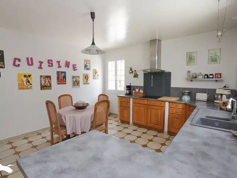 Maison, 235 m²