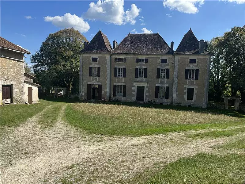 Maison, 587 m²