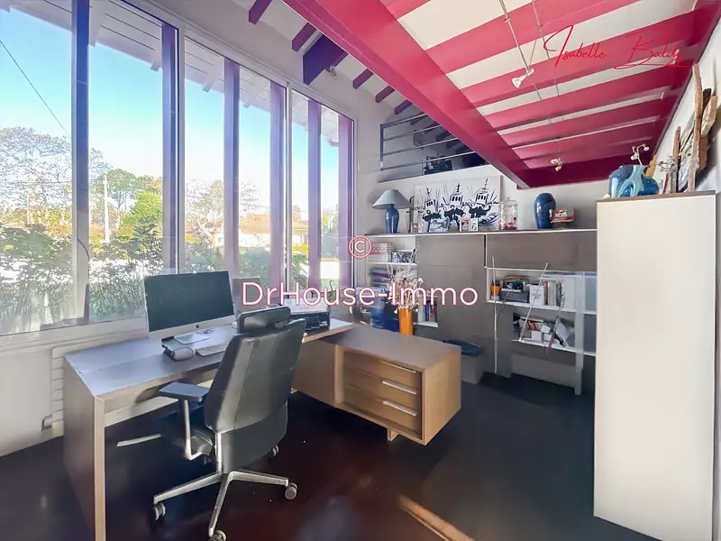 Maison, 242 m²