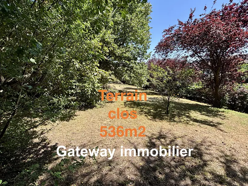 Terrain, 536 m²