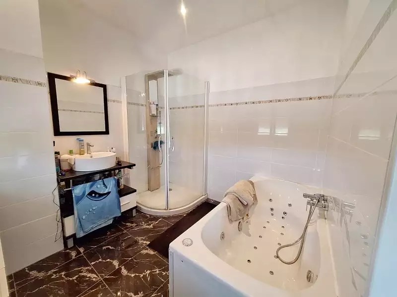 Maison, 210 m²