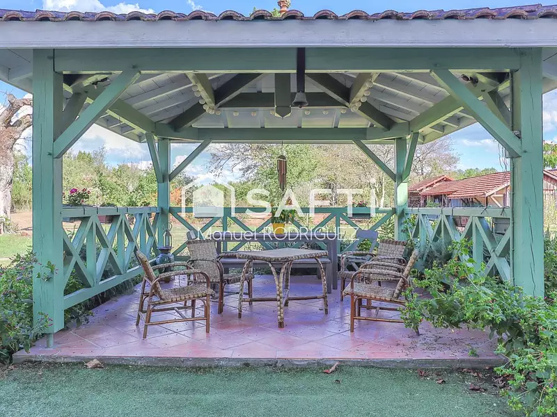 Maison, 279 m²