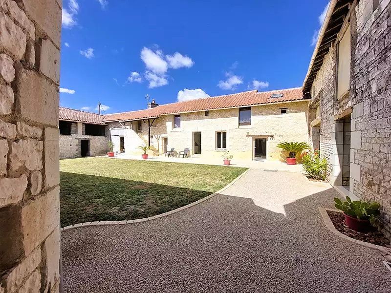 Maison, 180 m²