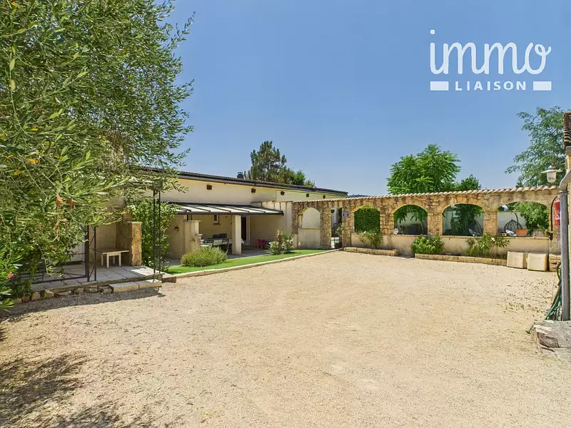 Maison, 250 m²