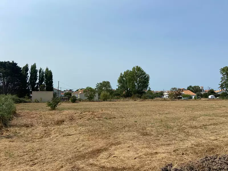 Terrain, 1 652 m²