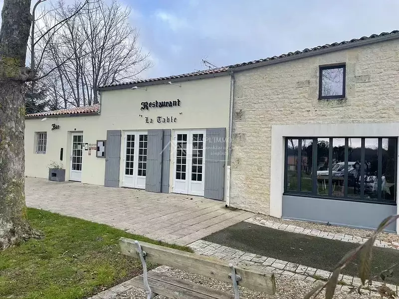 Divers, 300 m²