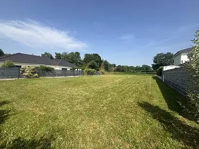 Terrain, 823 m²