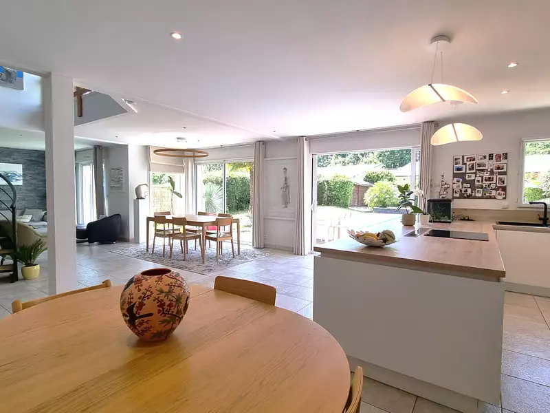 Maison, 241 m²