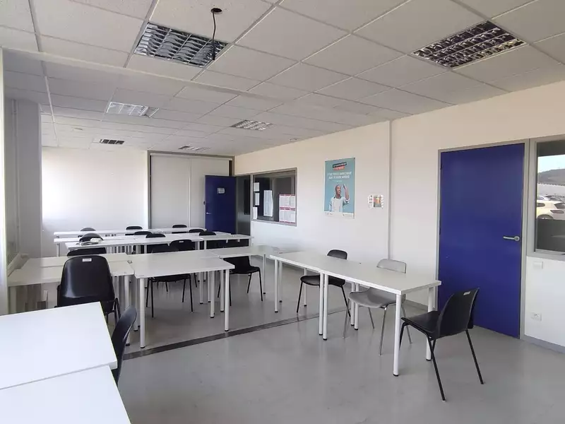 Divers, 300 m²