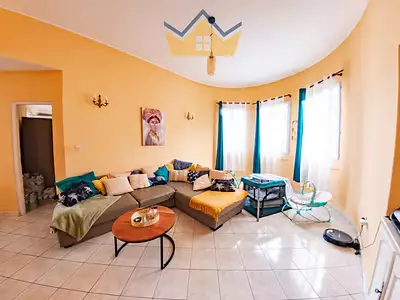 Maison, 240 m²