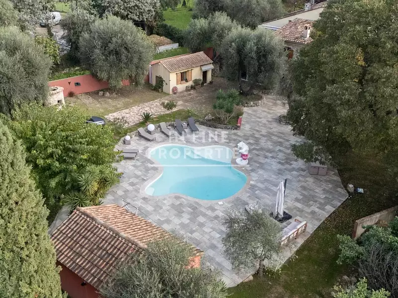 Maison, 200 m²