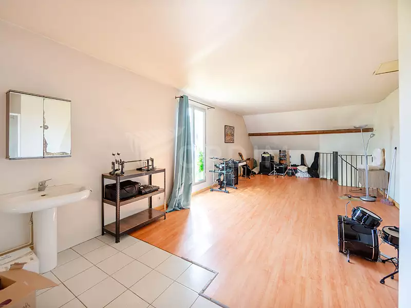 Maison, 245 m²