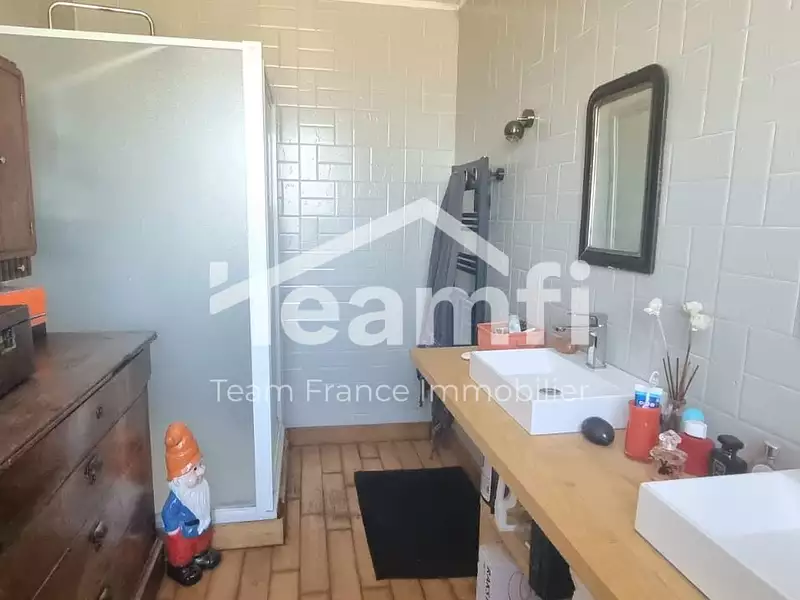 Maison, 245 m²