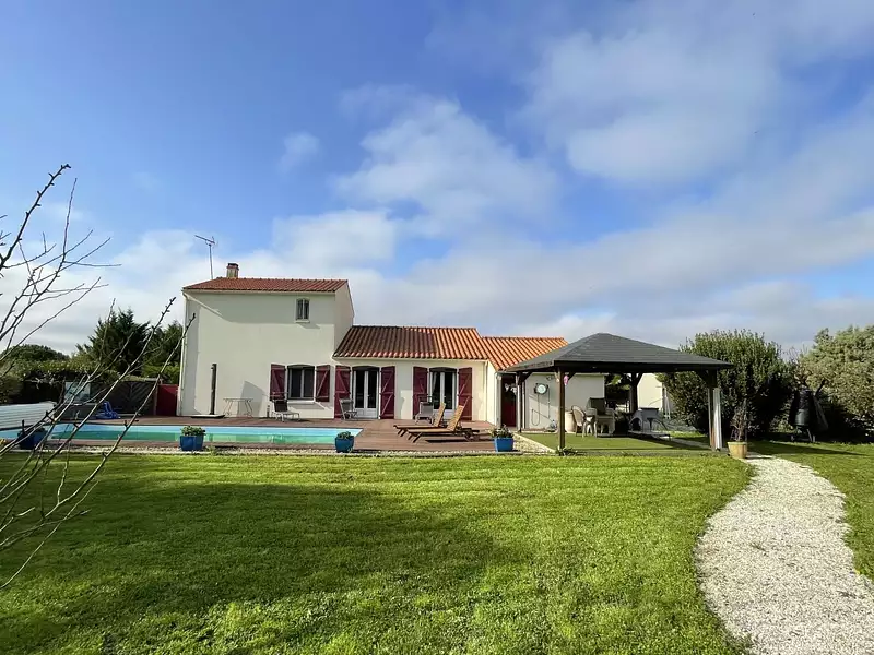 Maison, 163 m²