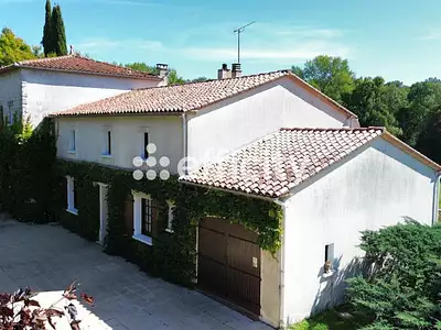 Maison, 235 m²