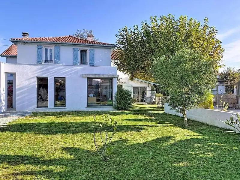 Maison, 253 m²