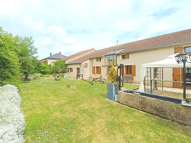 Maison, 240 m²
