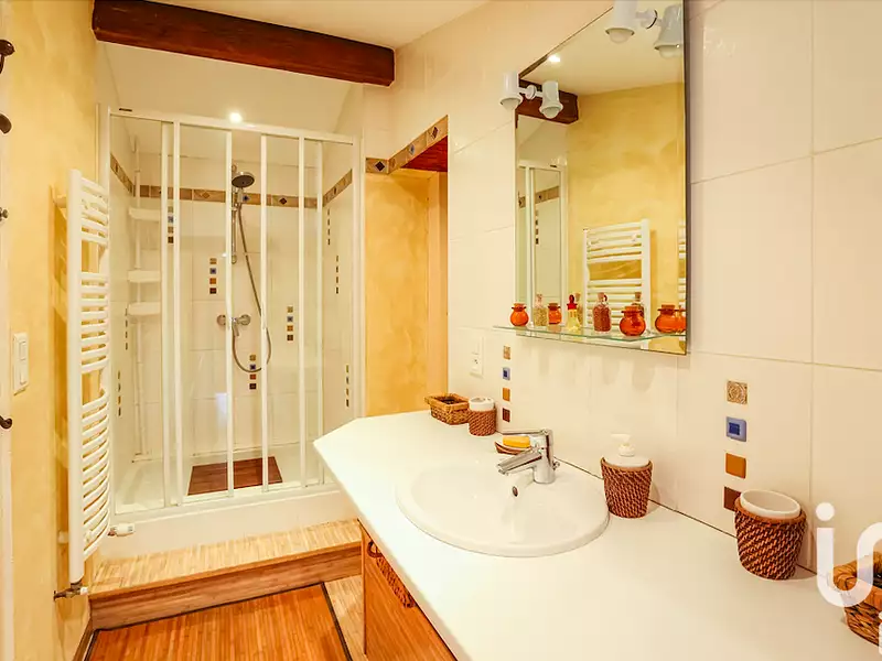Maison, 305 m²