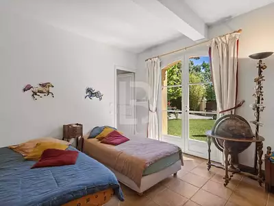 Maison, 240 m²