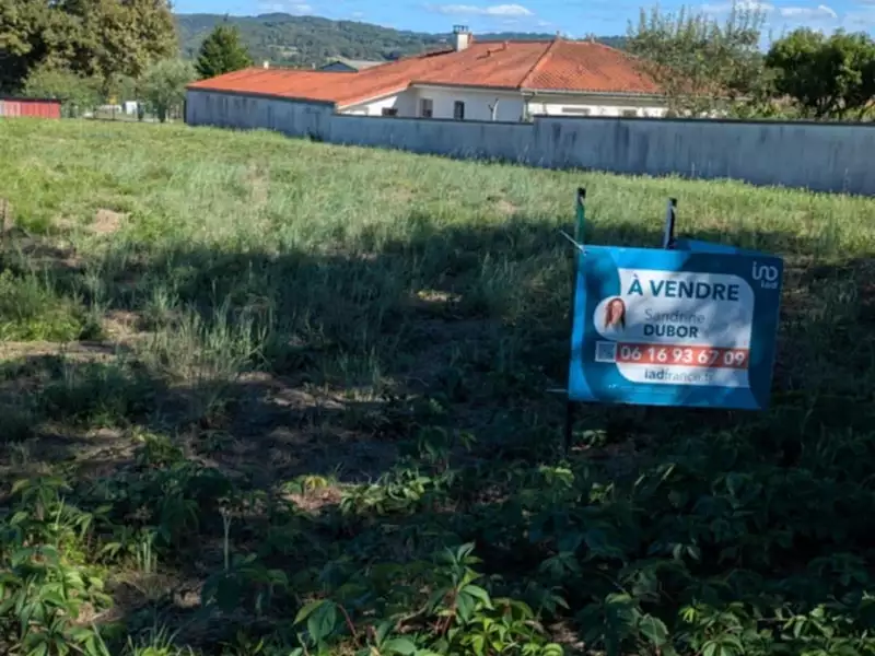Terrain, 1 980 m²
