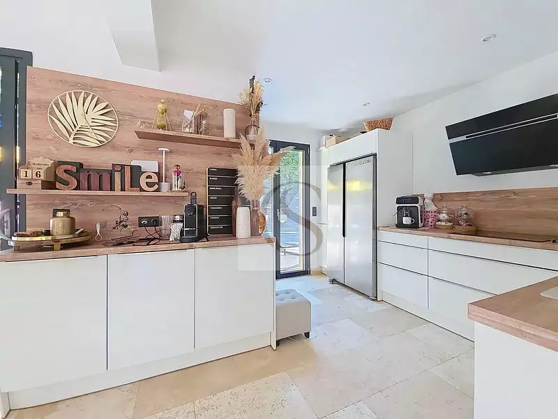 Maison, 180 m²