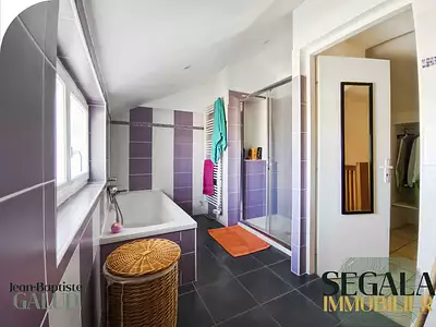 Maison, 275 m²