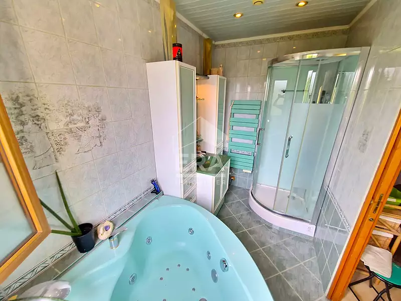 Maison, 266 m²