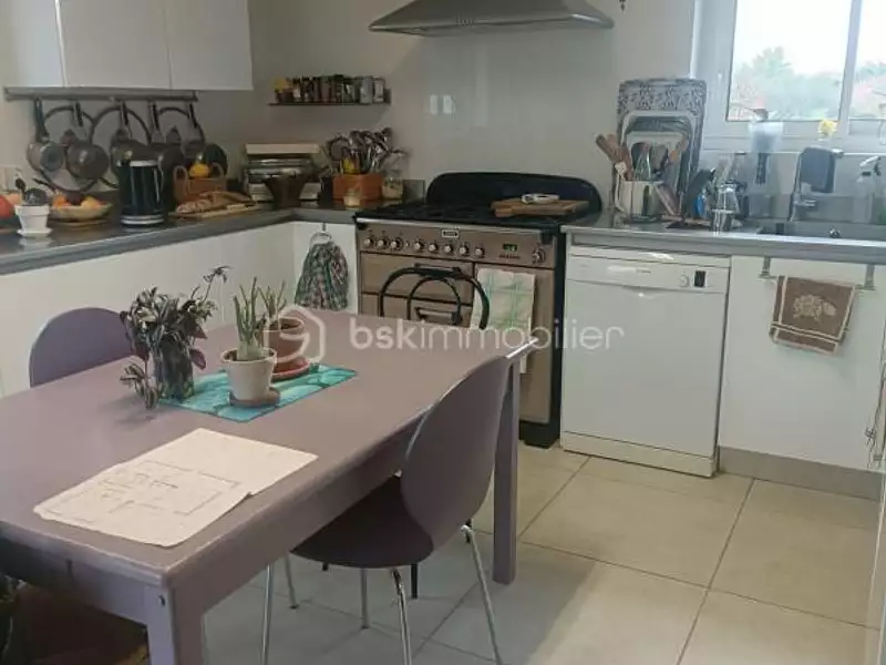 Maison, 145 m²