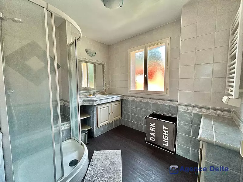 Maison, 182,93 m²