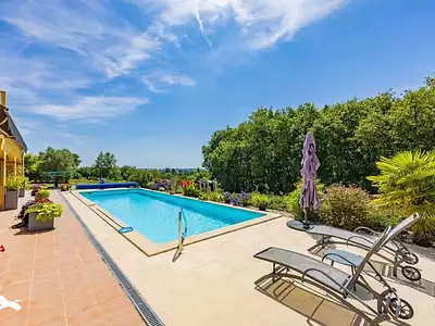 Maison, 240 m²