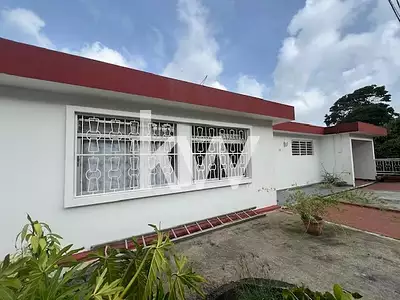 Maison, 438,76 m²