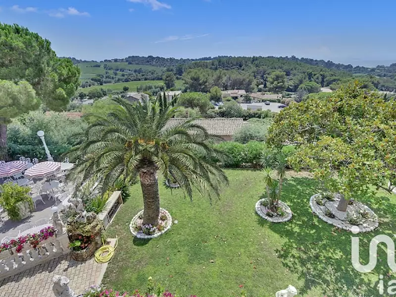 Divers, 850 m²