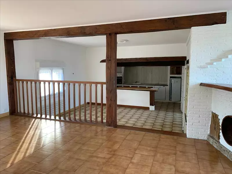 Immeuble, 654 m²