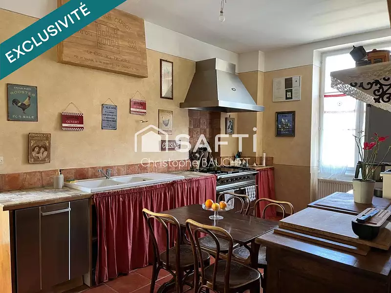Maison, 275 m²