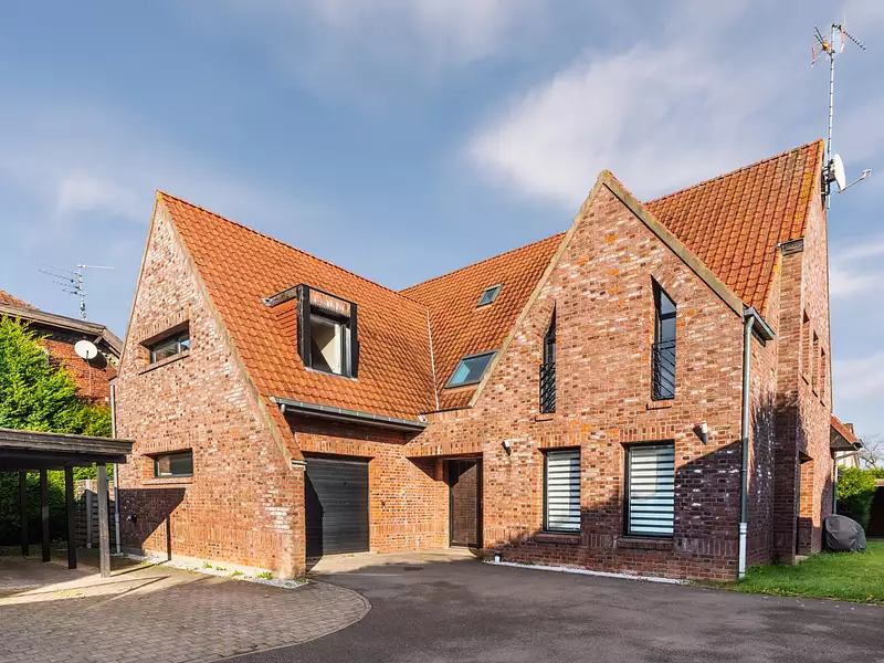 Maison, 275 m²