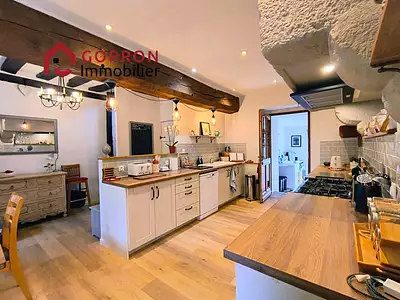 Maison, 248 m²