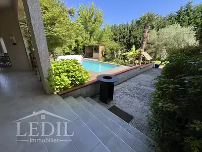 Maison, 164 m²