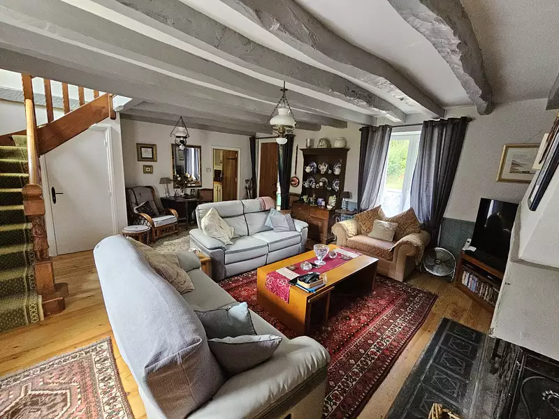 Maison, 166 m²