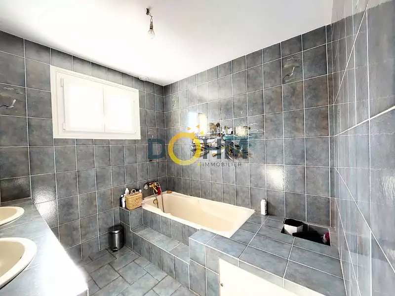 Maison, 143 m²