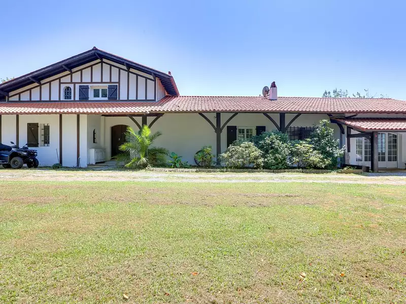 Maison, 237 m²