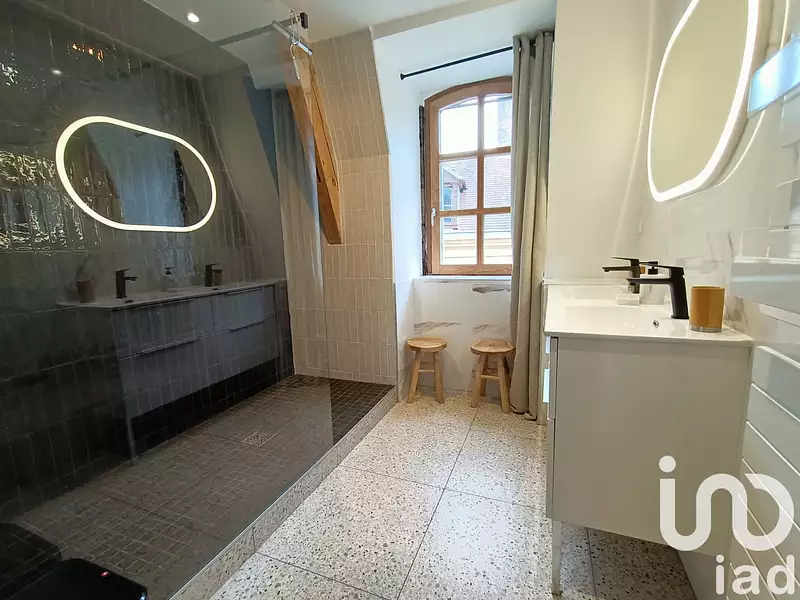 Immeuble, 180 m²