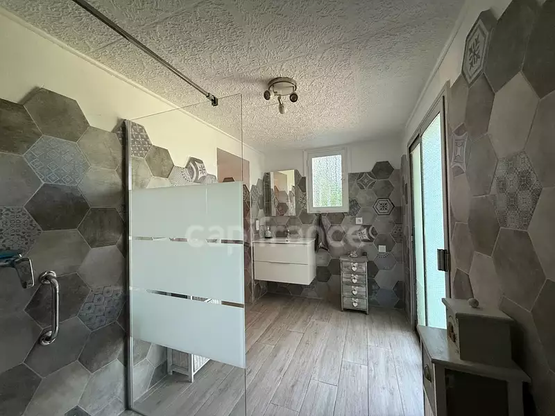 Maison, 329 m²