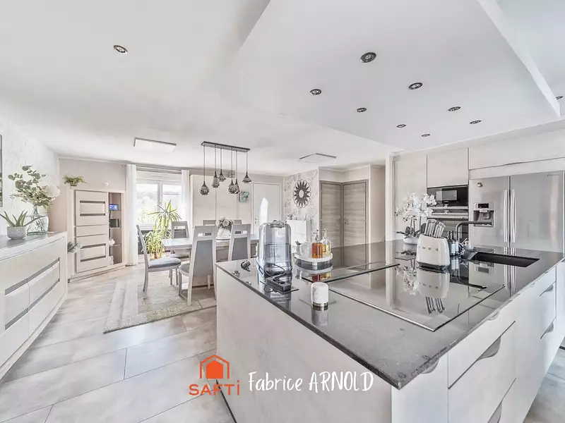Maison, 165 m²